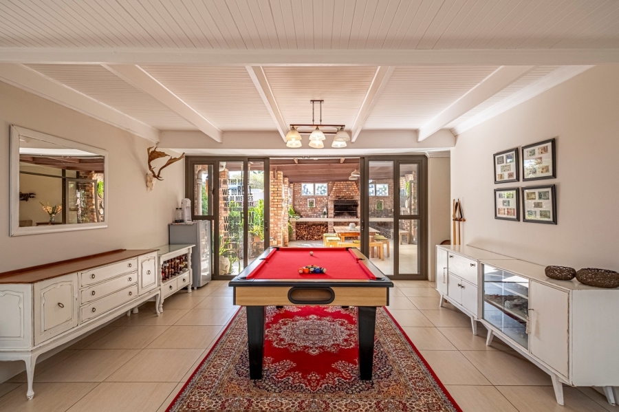 5 Bedroom Property for Sale in Summerstrand Eastern Cape